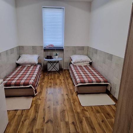 פוזנן Hostel Rakoniewicka מראה חיצוני תמונה